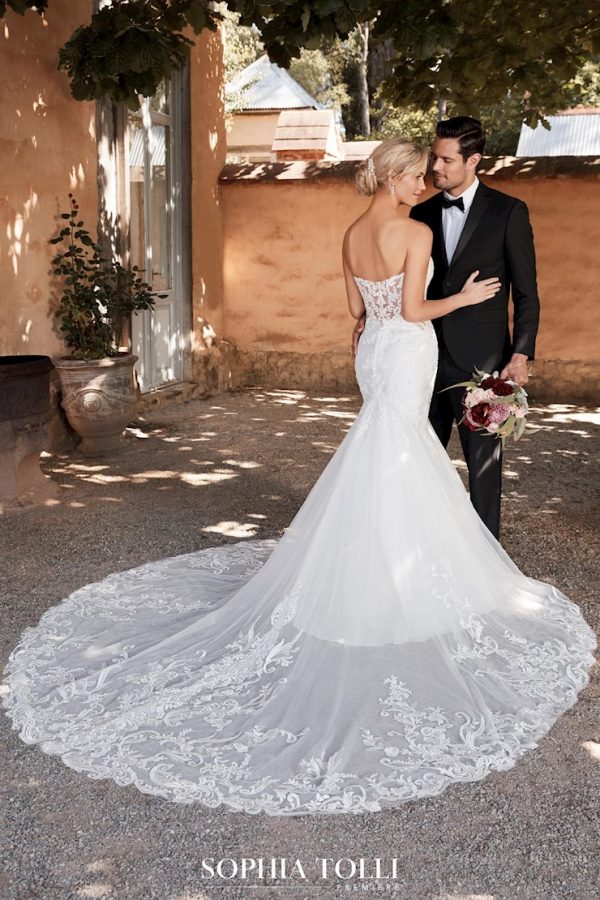 Sophia Tolli: Y22060 - Image 4