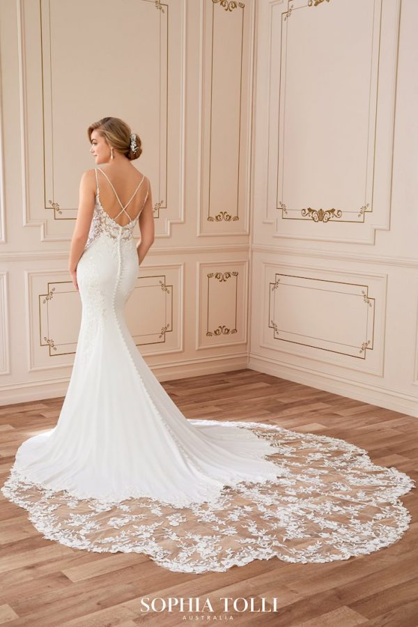 Sophia Tolli: Y22067 - Image 2
