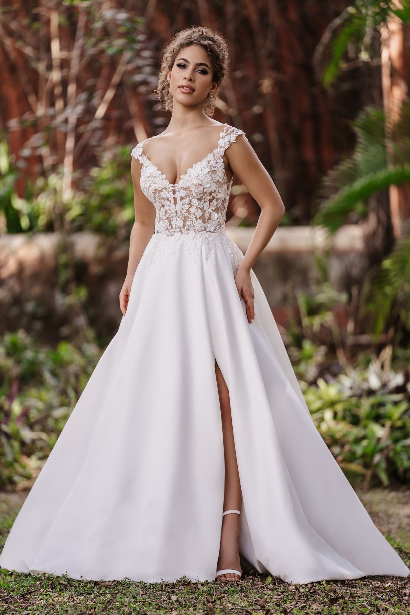 9523 Allure Bridals Wedding Dress - A Bridal Outlet Exclusive