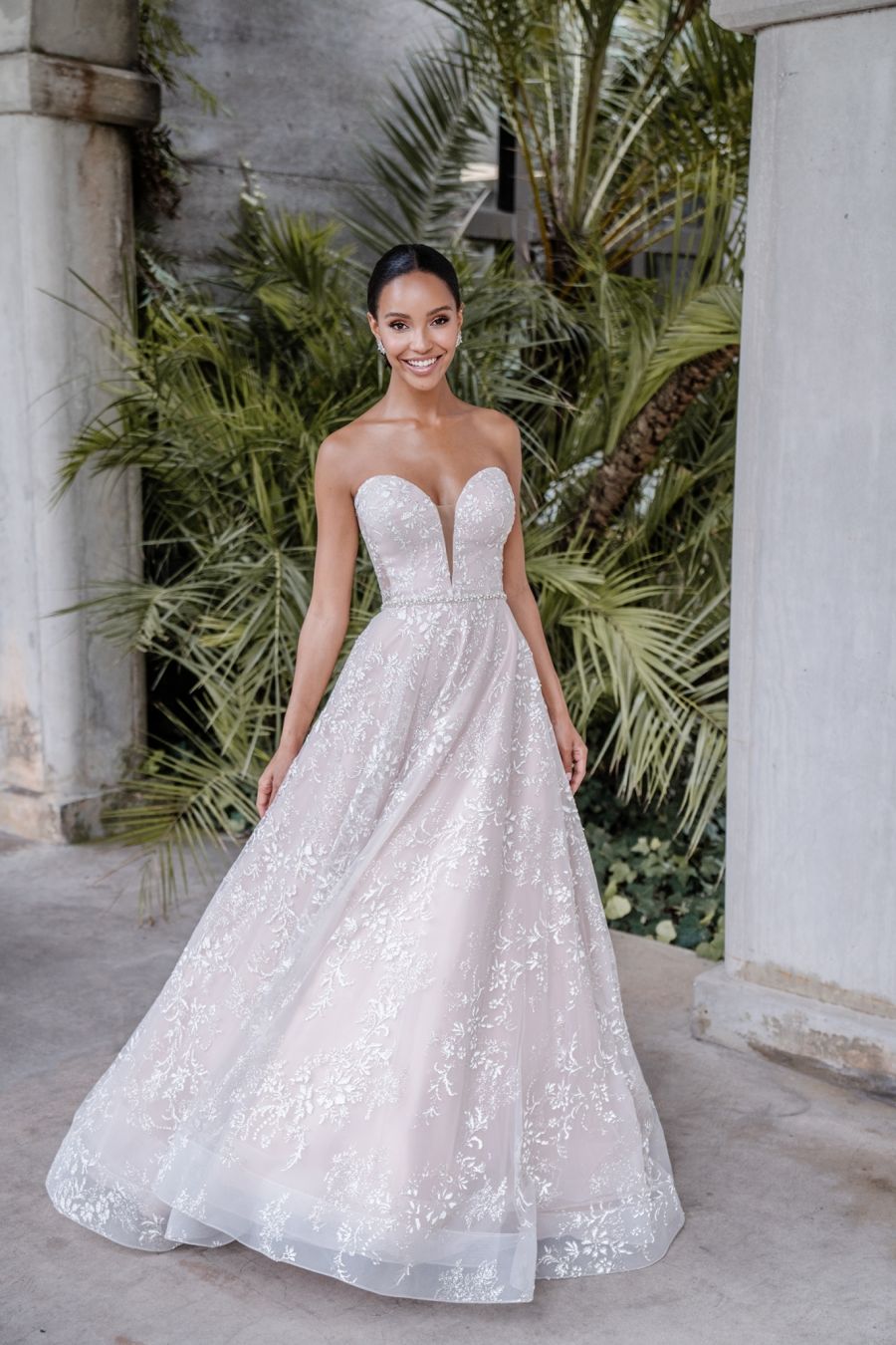 Allure strapless deals wedding dress