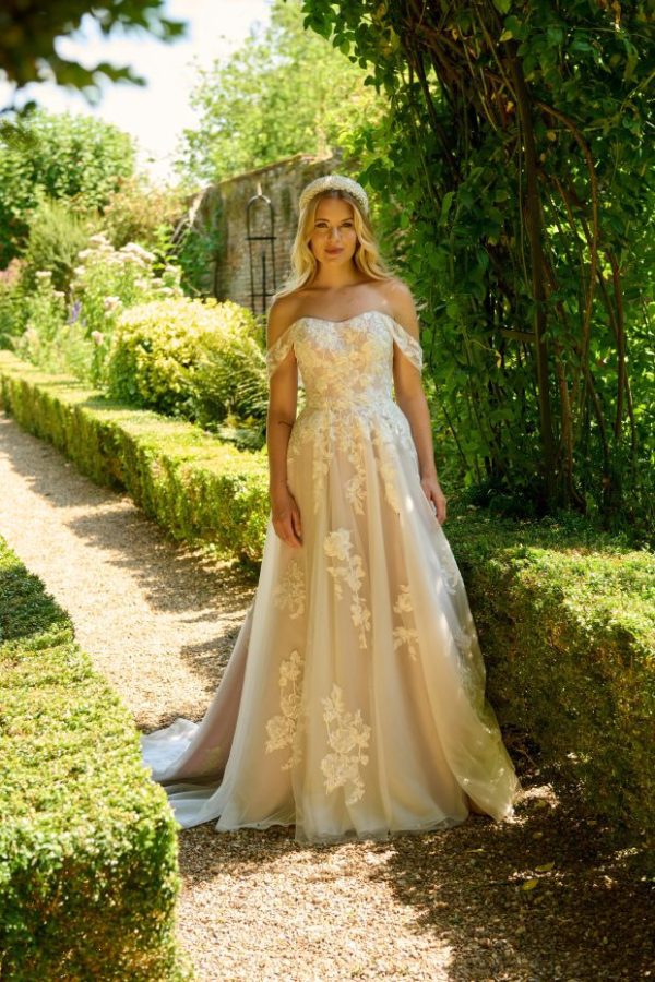 Emma Bridals: EBBL450 - Image 3