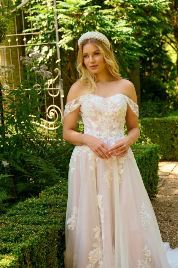 Emma Bridals: EBBL450